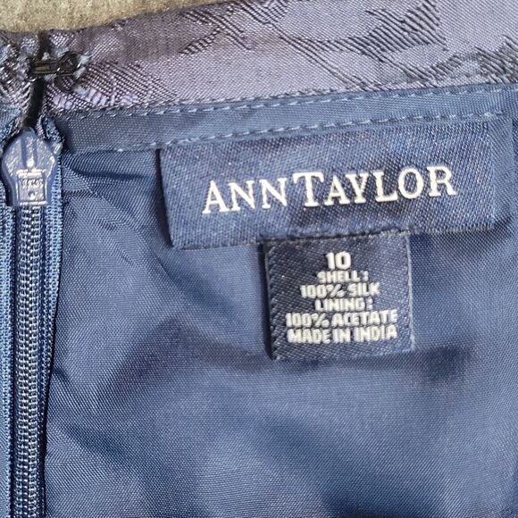 Ann Taylor Silk Shantung Pencil Skirt Blue Floral Size 10 Rear Zip & Vent Lined - Picture 6 of 8